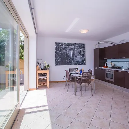 Sleeps 4 Pool T421351 * Regoledo