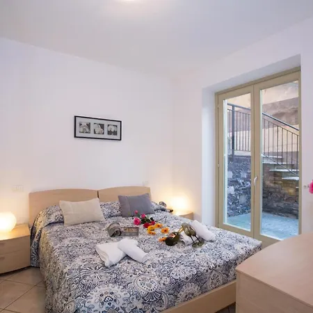 Sleeps 4 Pool T421351
