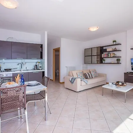 Sleeps 4 Pool T421351 Apartamento Regoledo