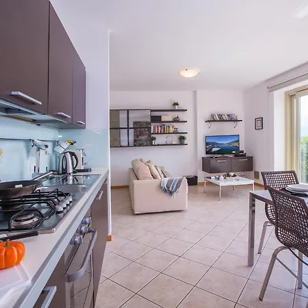 Sleeps 4 Pool T421351