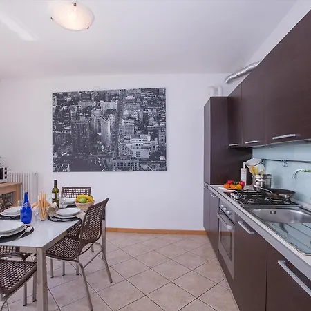 Apartment Sleeps 4 Pool T421351